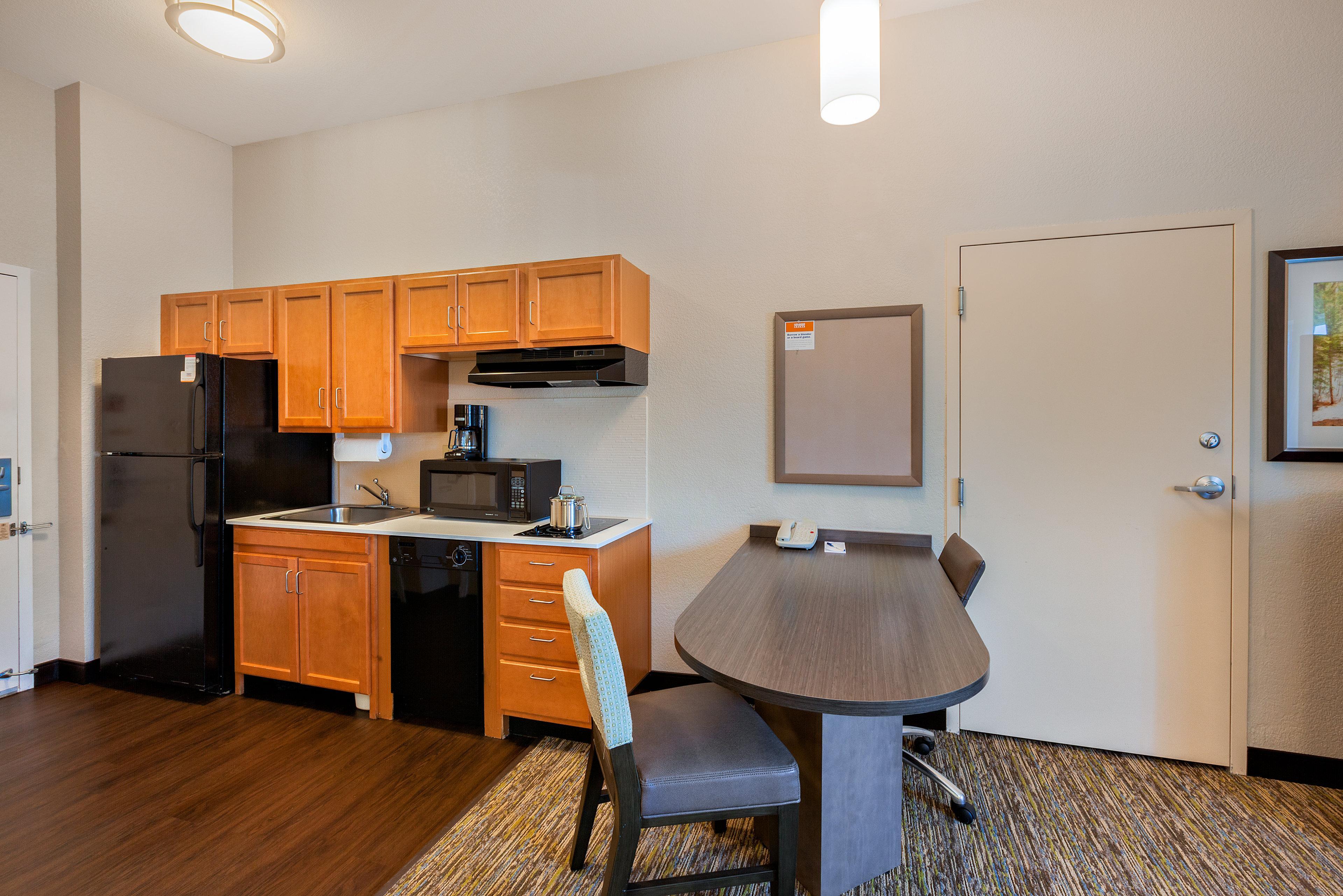 Candlewood Suites Medford By Ihg Εξωτερικό φωτογραφία