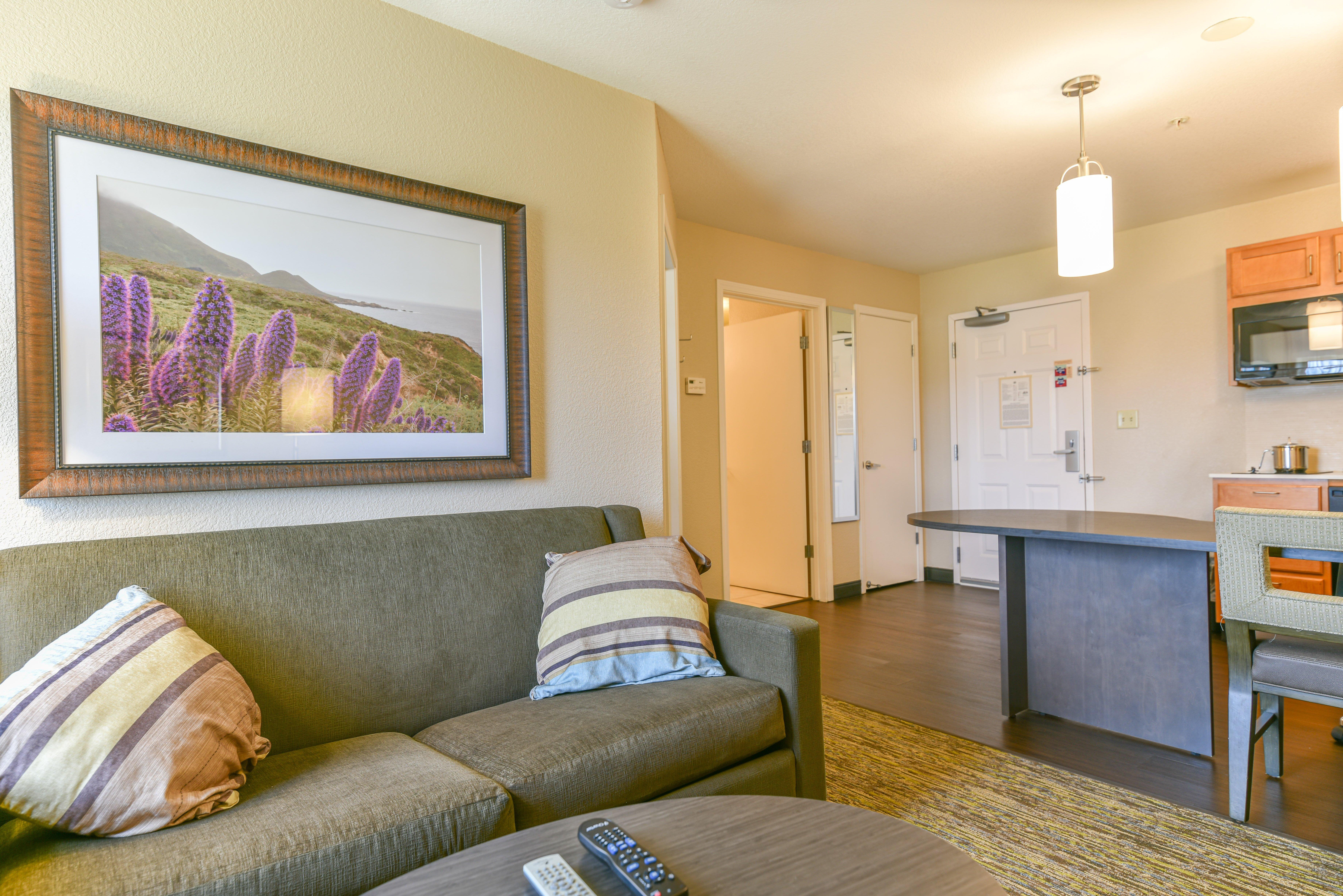 Candlewood Suites Medford By Ihg Εξωτερικό φωτογραφία