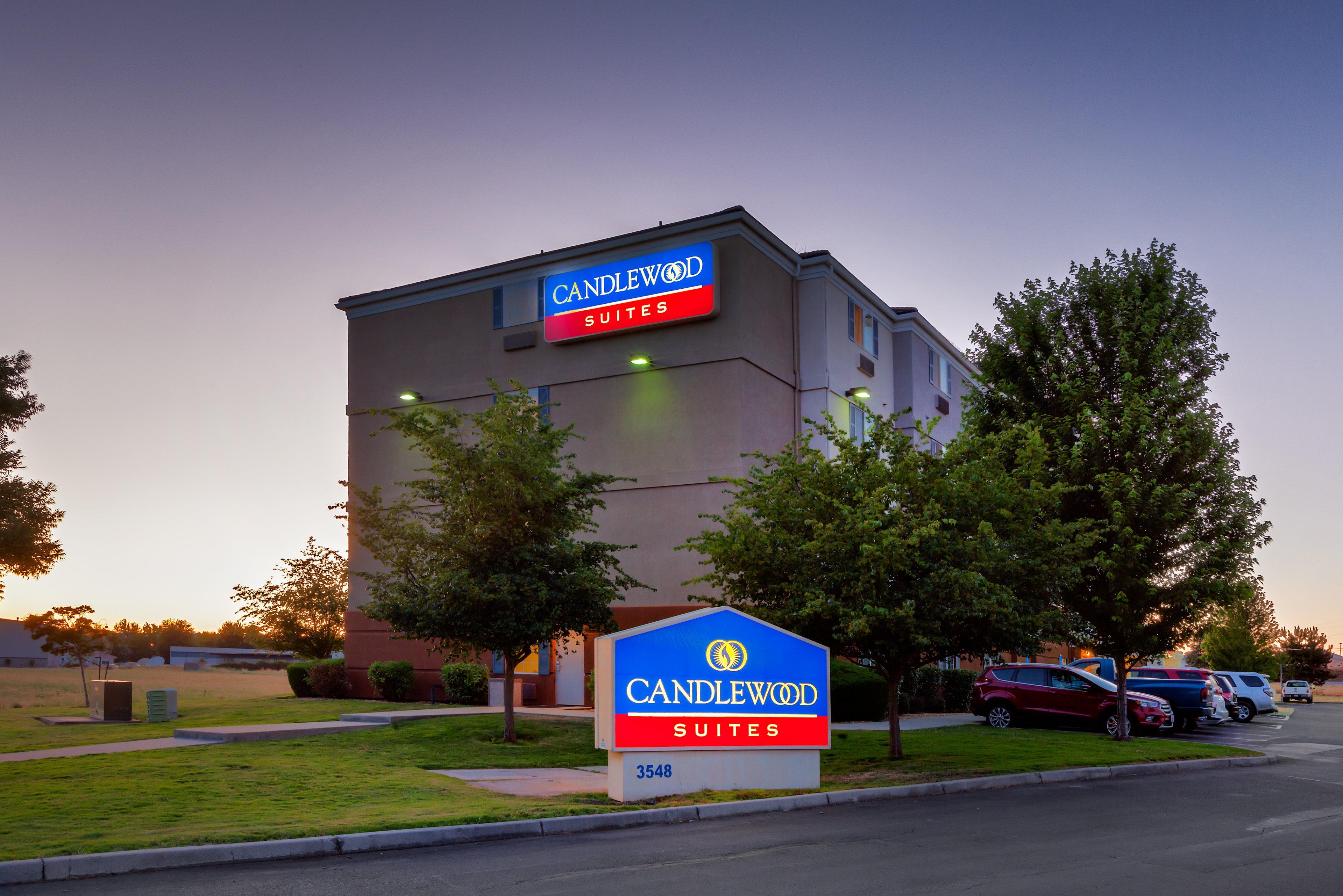 Candlewood Suites Medford By Ihg Εξωτερικό φωτογραφία