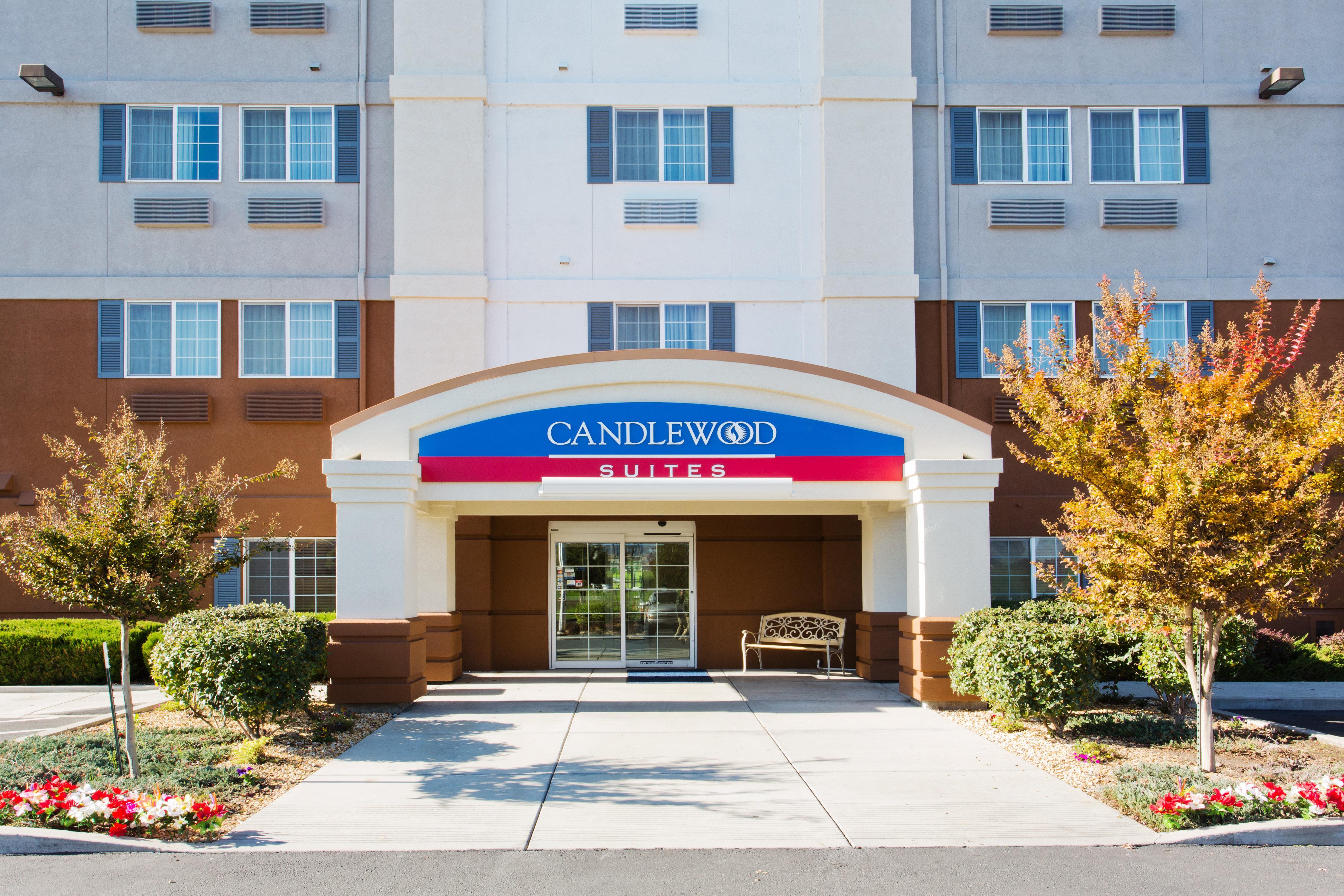 Candlewood Suites Medford By Ihg Εξωτερικό φωτογραφία