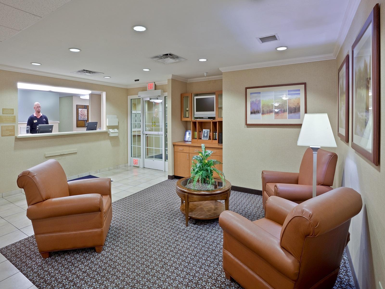 Candlewood Suites Medford By Ihg Εξωτερικό φωτογραφία
