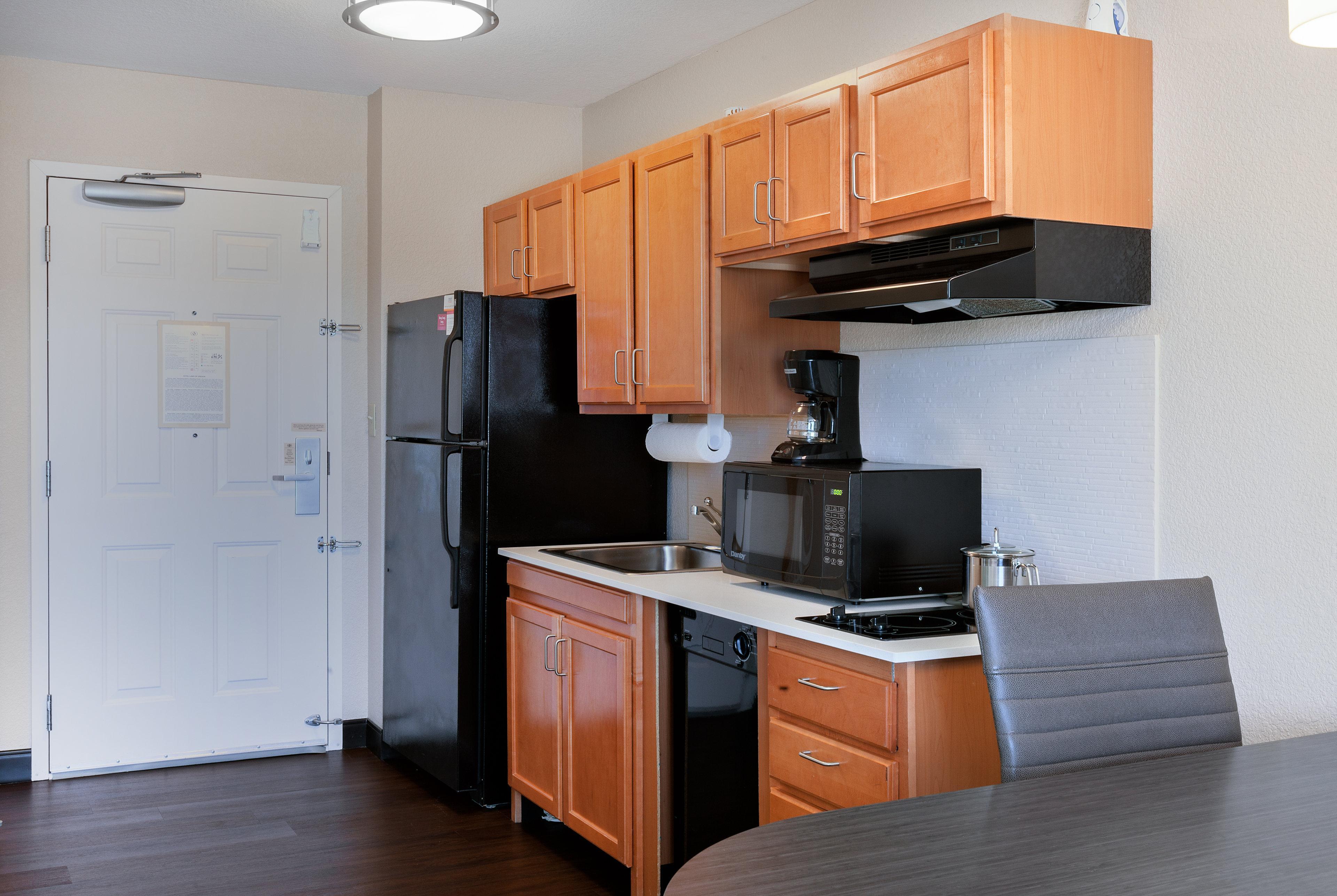 Candlewood Suites Medford By Ihg Εξωτερικό φωτογραφία