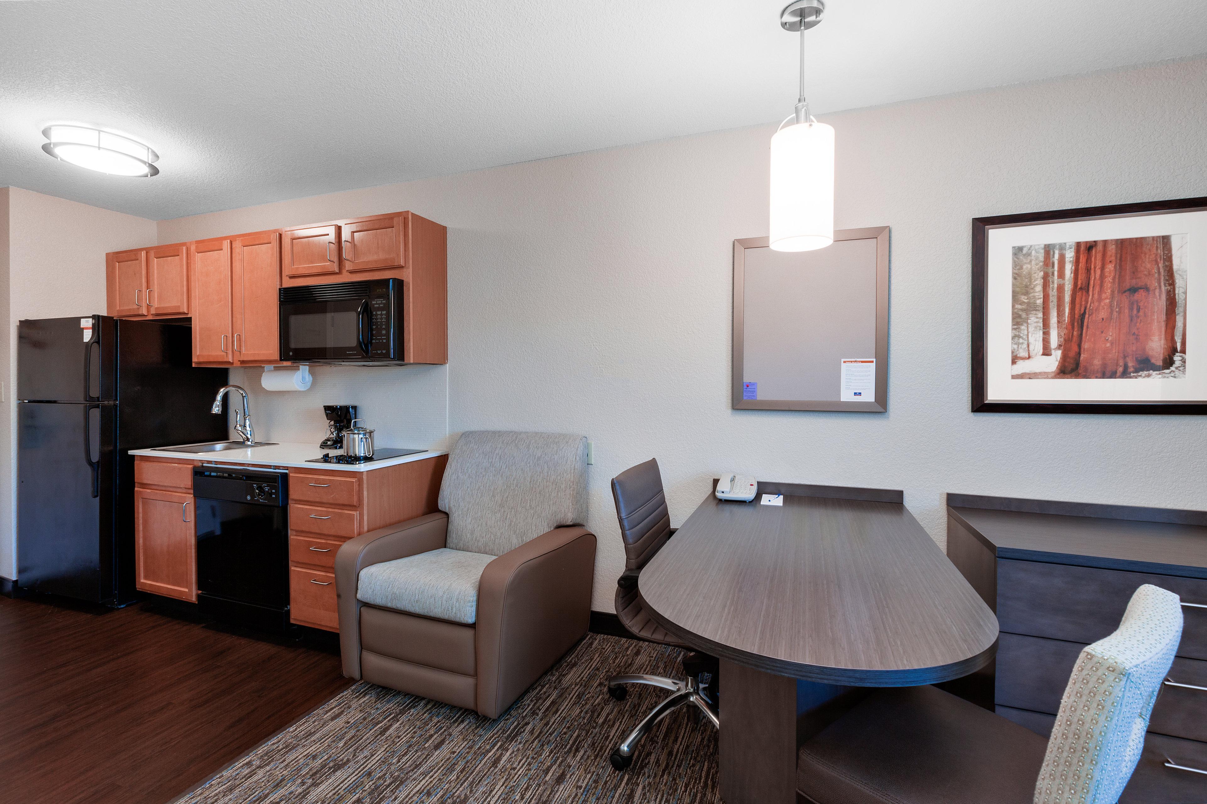 Candlewood Suites Medford By Ihg Εξωτερικό φωτογραφία