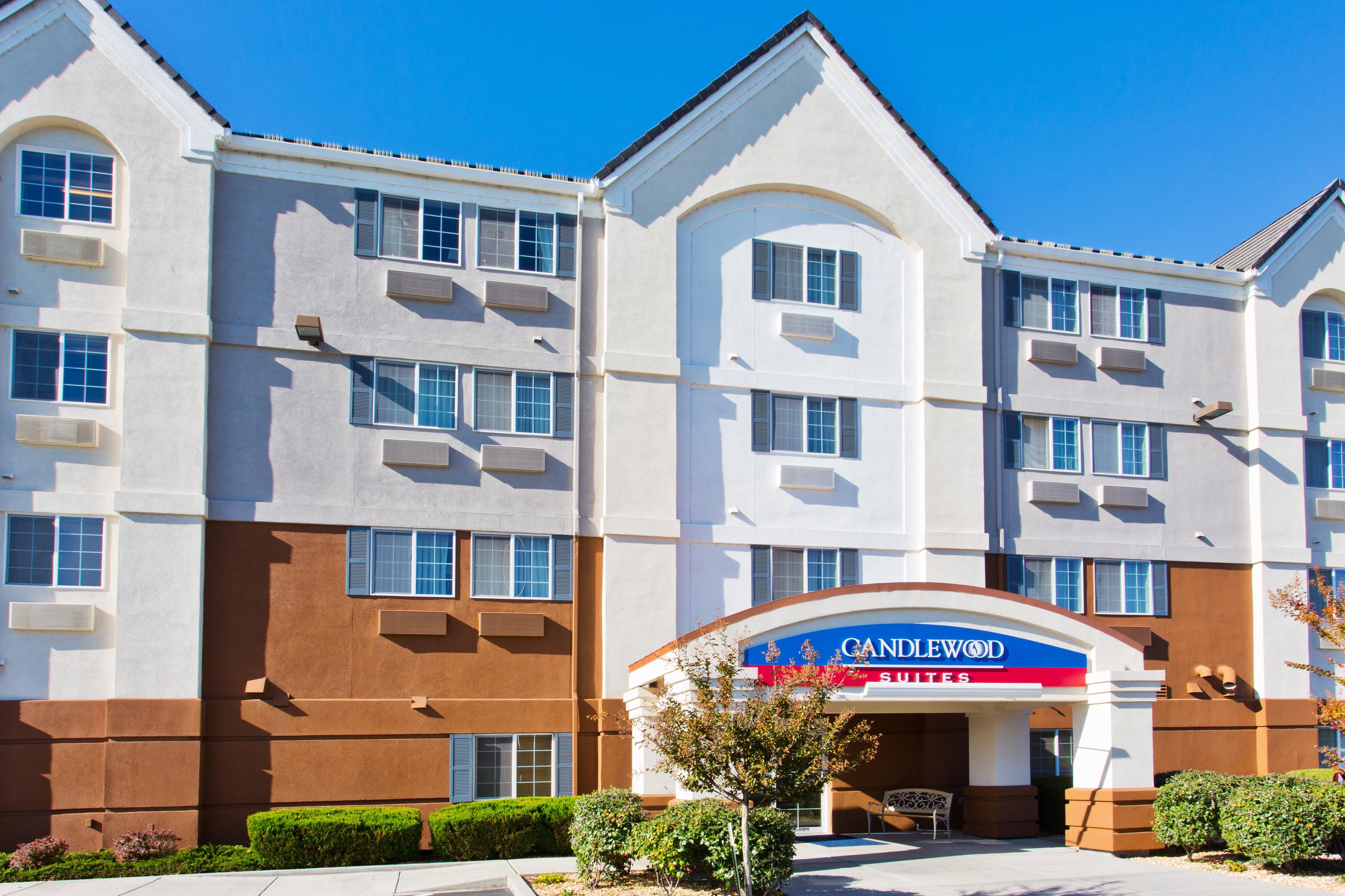 Candlewood Suites Medford By Ihg Εξωτερικό φωτογραφία