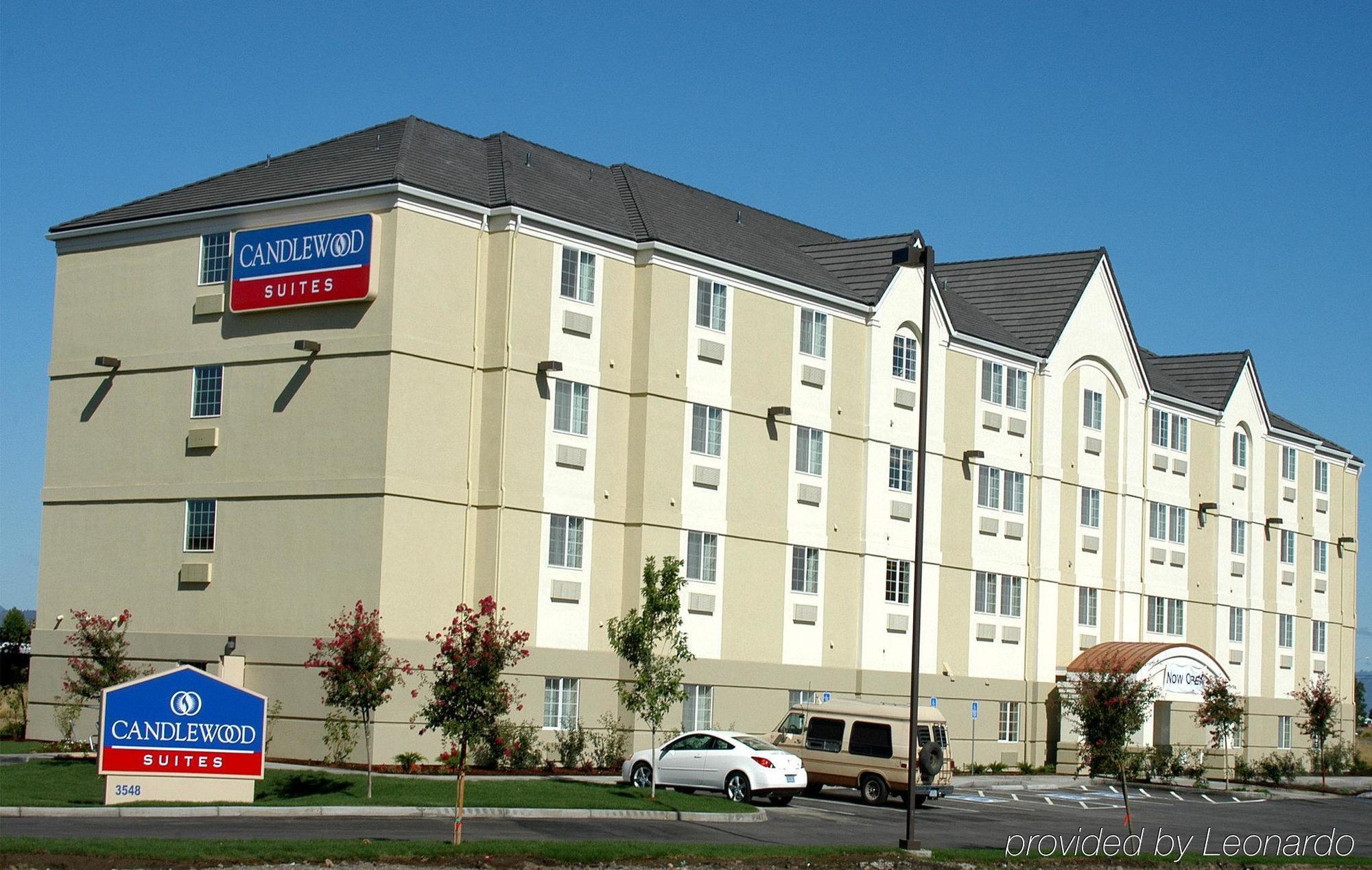 Candlewood Suites Medford By Ihg Εξωτερικό φωτογραφία