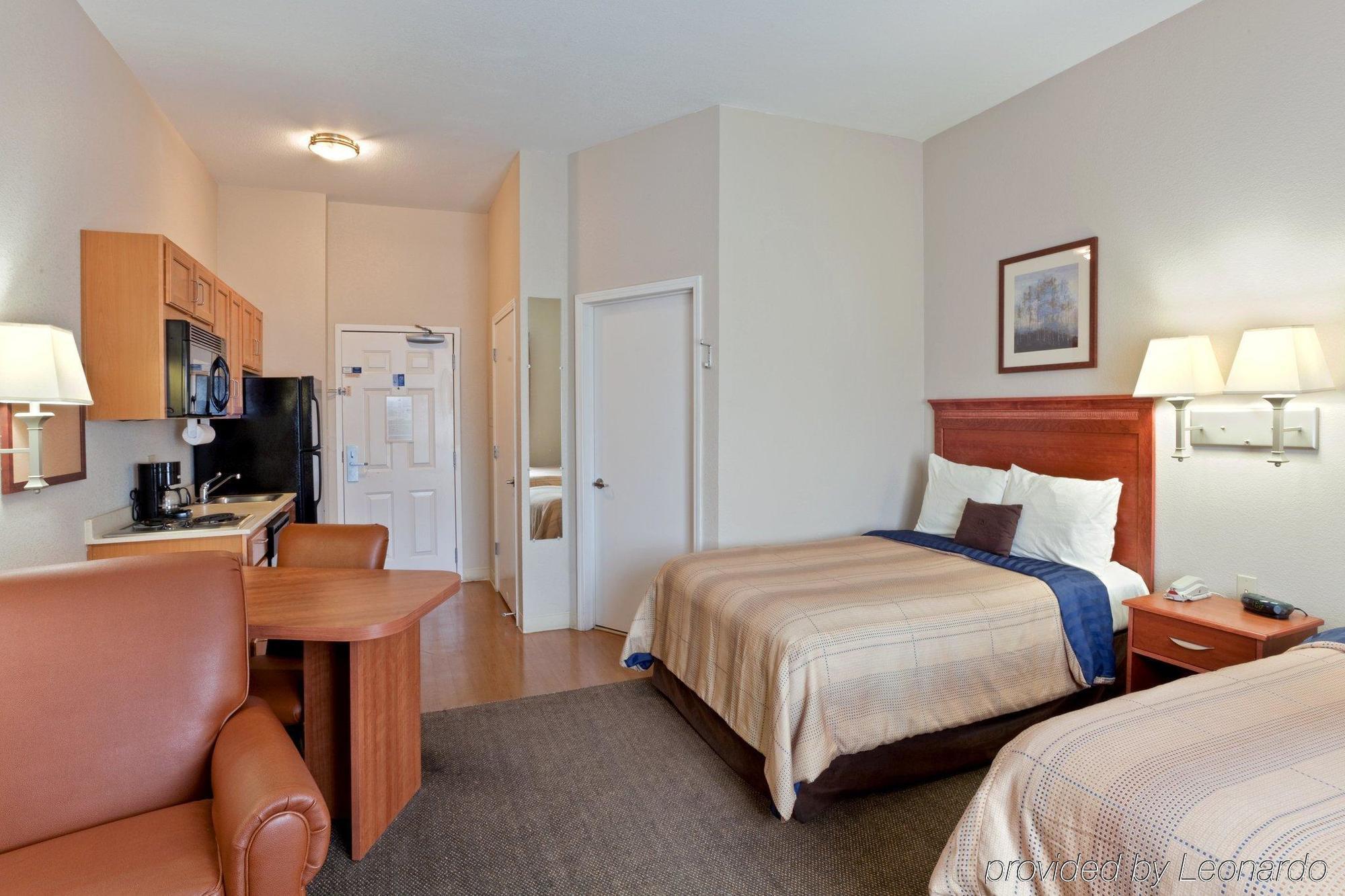 Candlewood Suites Medford By Ihg Εξωτερικό φωτογραφία