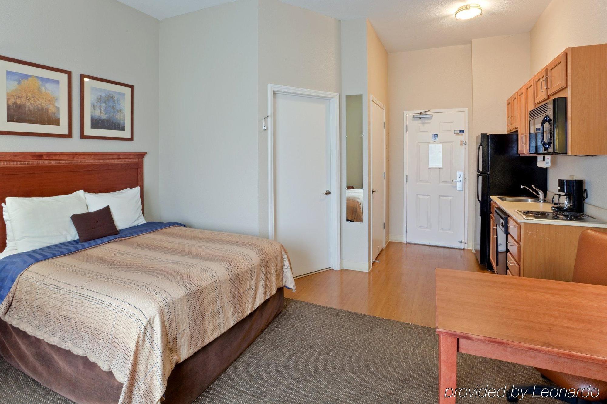Candlewood Suites Medford By Ihg Εξωτερικό φωτογραφία