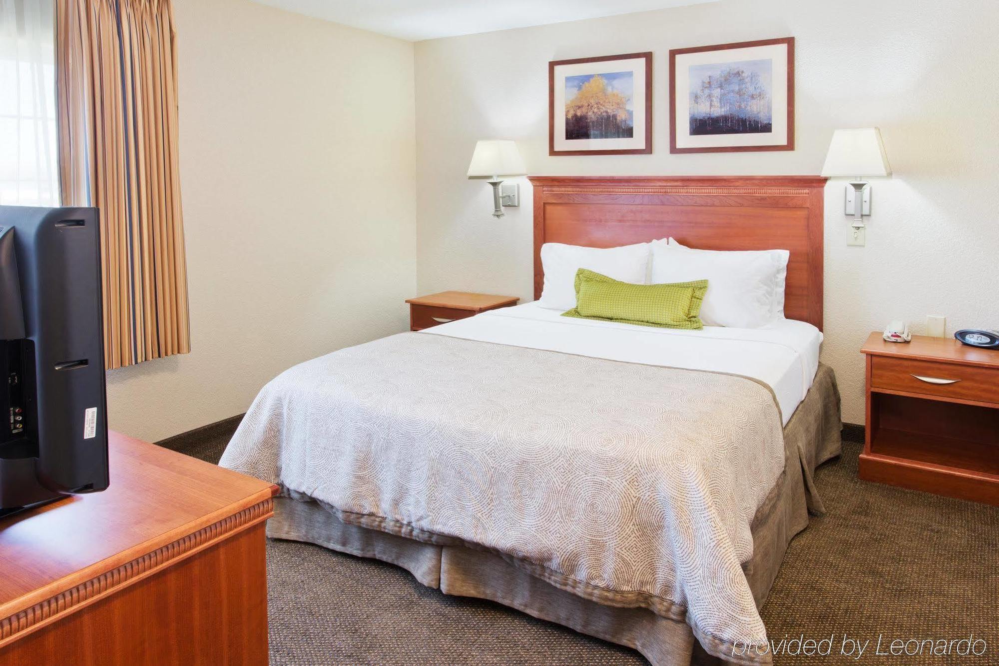 Candlewood Suites Medford By Ihg Εξωτερικό φωτογραφία
